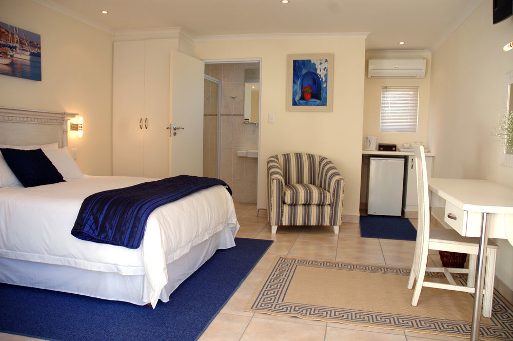 Santorini Guesthouse East London Buitenkant foto